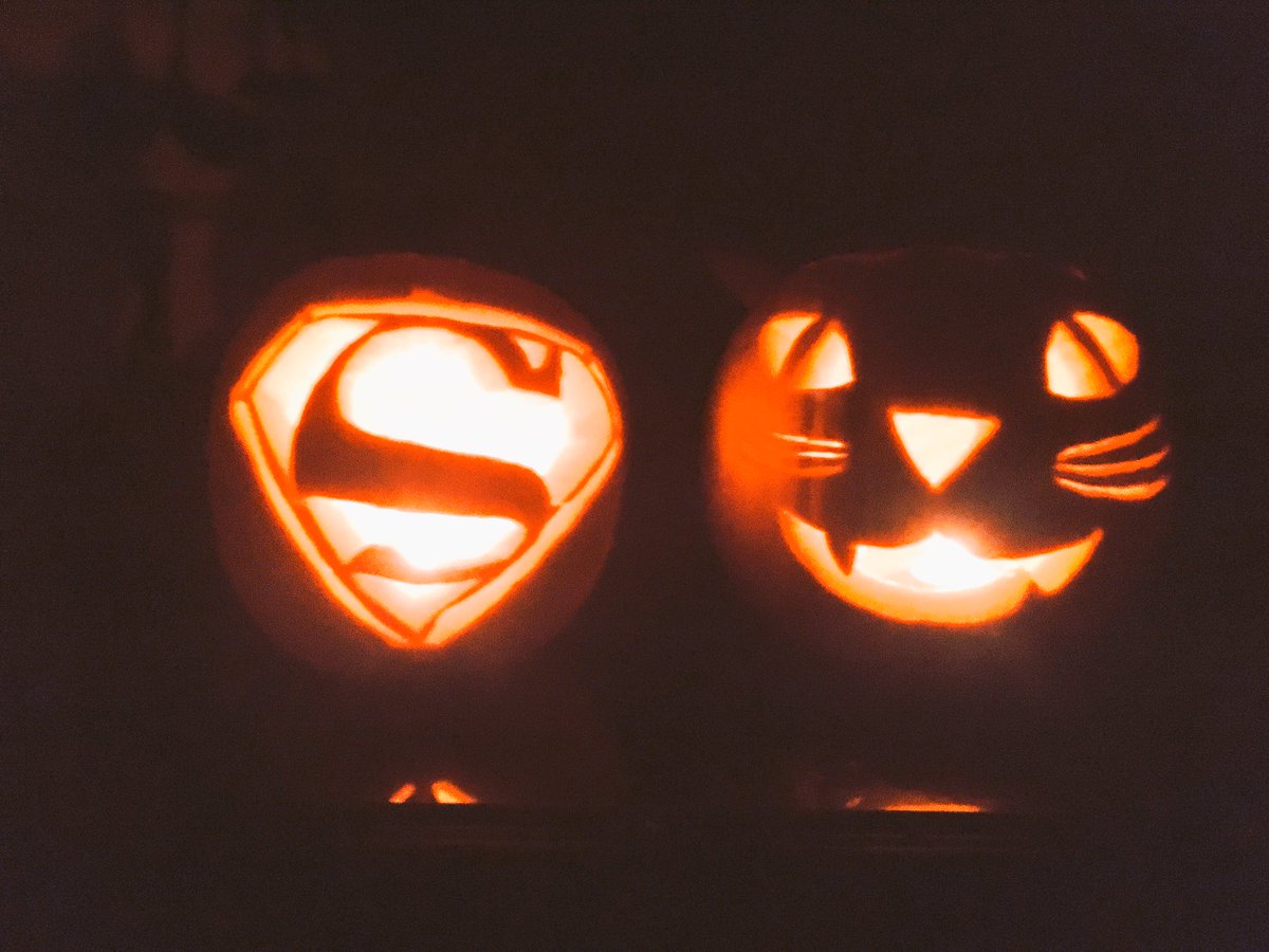 Beckyskitten85's tweet photo. Happy Halloween 👻👹☠️😈!!!!! #trickortreat https://t.co/HOxV9RvU33