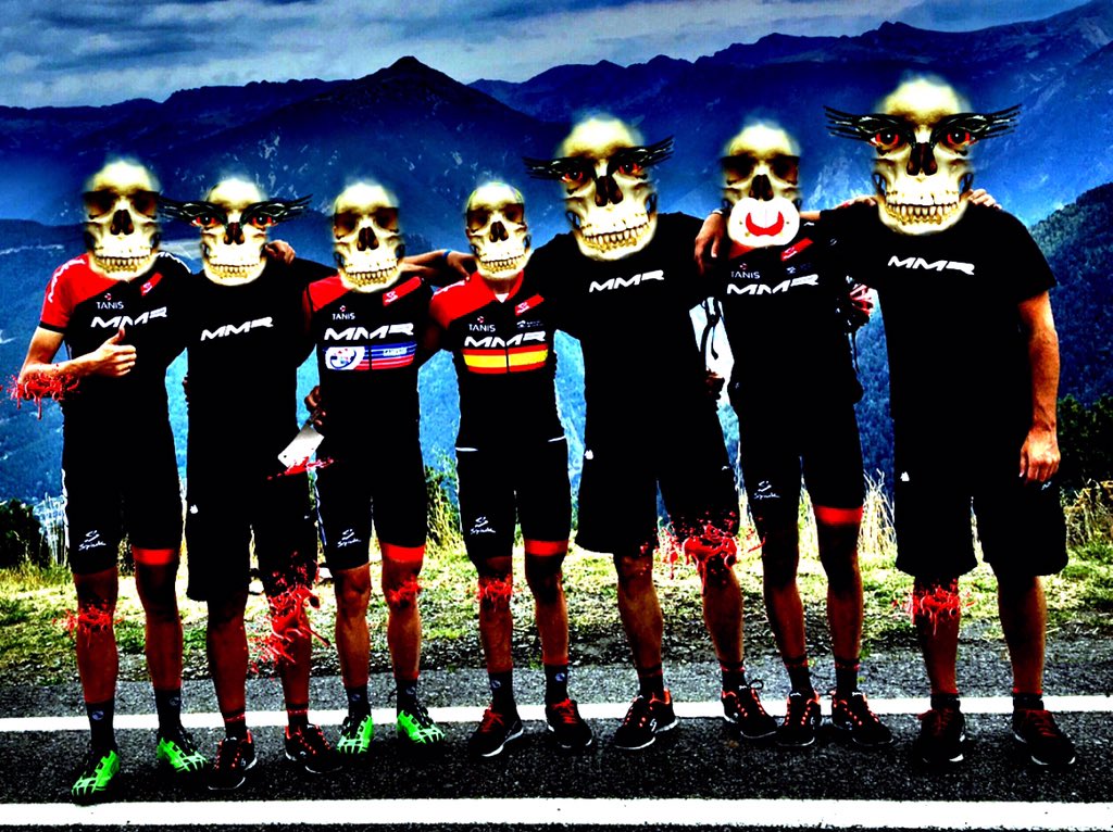 colomacarlos's tweet photo. Este equipo de #monstruos os desea #felizhalloween !!
#mmrfrt https://t.co/a1avFzbsX8