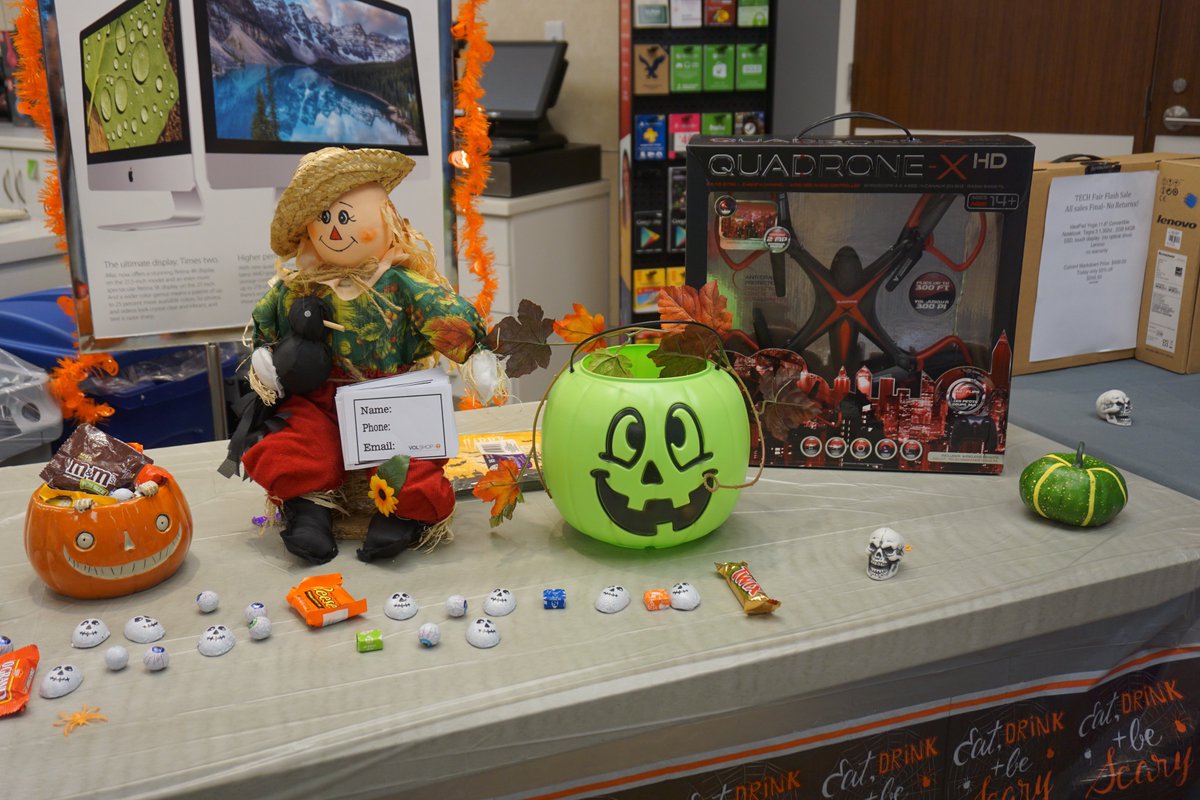 UTVolTech's tweet image. Enter to win a FREE DRONE at VolTech by 5:30 this evening. Stylus/pen combo for $1 each. Free candy, too. #TechorTreat