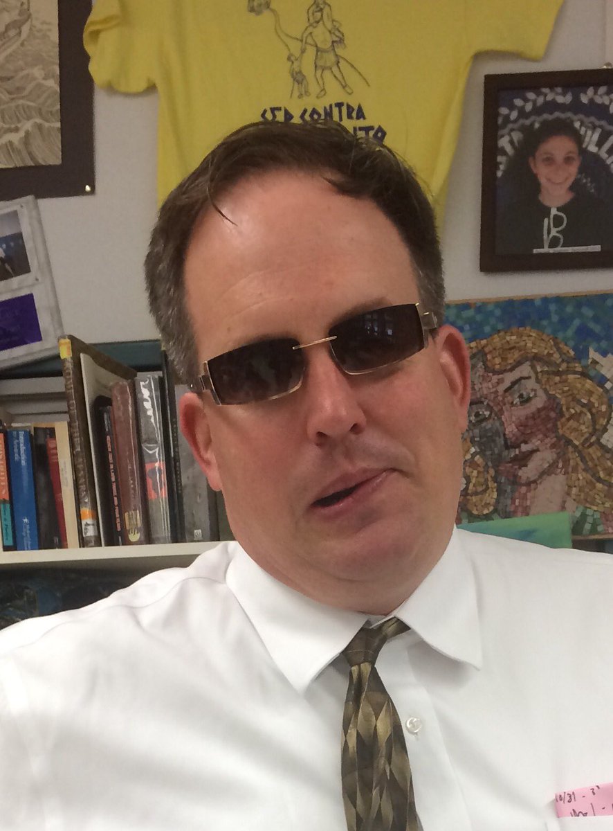 brandoncapd1's tweet photo. When ur teacher is grading a cp that u know is wrong but ur still trying to keep ur cool https://t.co/LUhSJpUD6M