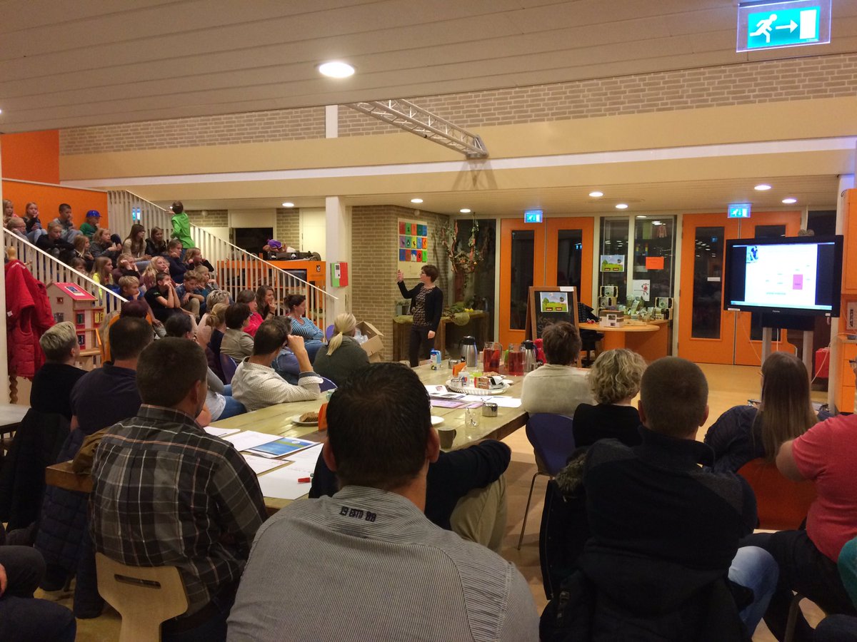 Sterrenpad's tweet photo. Informatieavond RSG de Borgen voor kinderen en ouders uit groep 7/8. https://t.co/3yrCF4zX6D