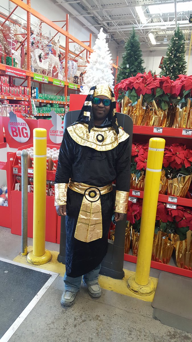 Umar the pro loader getting in the Halloween spirit