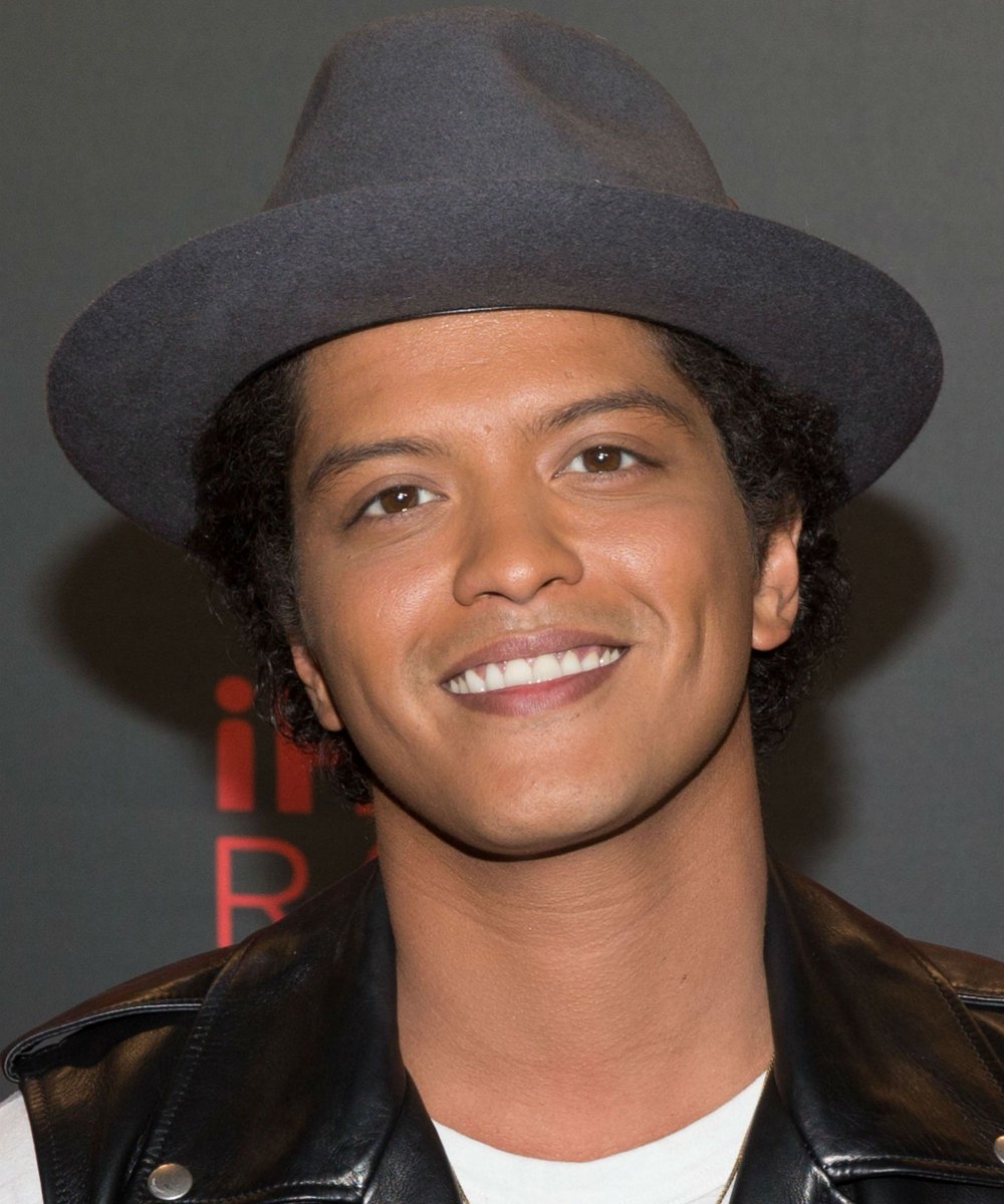 "Uptown Funk" Is only the 13th song EVER to do this. Check out who else makes this exclusive list. via <a href="/Refinery29/">Refinery29</a> bit.do/cPbQT