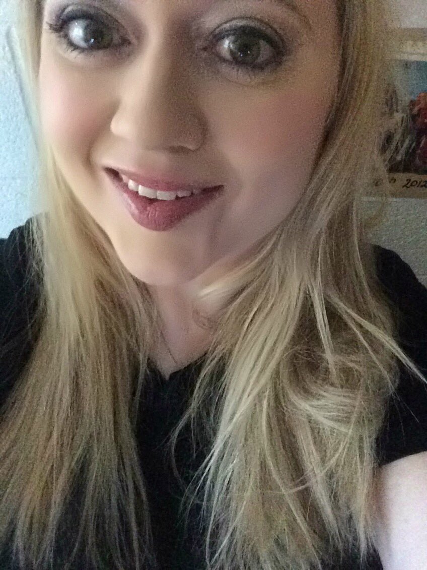 JordynRose86's tweet photo. Transformed my hair from brassy, tangled frizz to this with #unicornsmane #VidalSassoon #CherryAlmond #JohnFreida #SheerBlonde https://t.co/2lCjYBFKNN