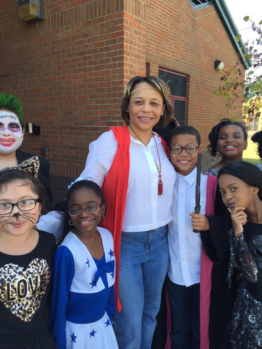 collinsm8's tweet photo. @thegshire pulls of its annual #costumesforcancer for @StJude. @SCSK12Unified @Aroundthe901 @WMCActionNews5 https://t.co/77mgbaTiSO