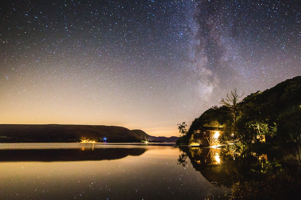 golakes's tweet photo. Phenomenal long exposure shot of the Milky Way from Ullswater. Pure magic. #theplacetobe

Credit to Tristan Tinn https://t.co/0xB1y75YT1