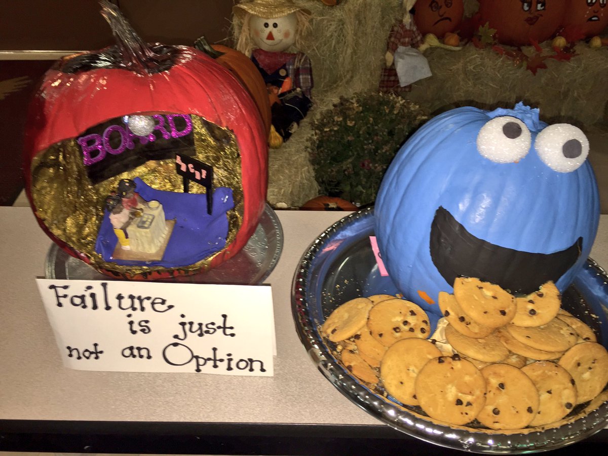 collinsm8's tweet photo. Students @thegshire show how to raise money for @StJude calling it #costumesforcancer. #charity @theNewMemphis https://t.co/l16RRi5V0r