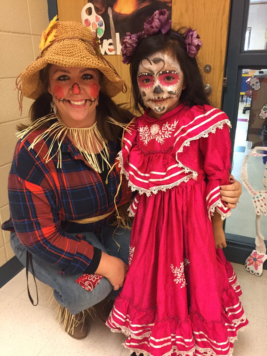 ArtKST's tweet photo. If you know Mrs. Schramuk, you know how she LOVES Sugar Skulls!  Sakae had an amazing costume!! https://t.co/urmMj918pg