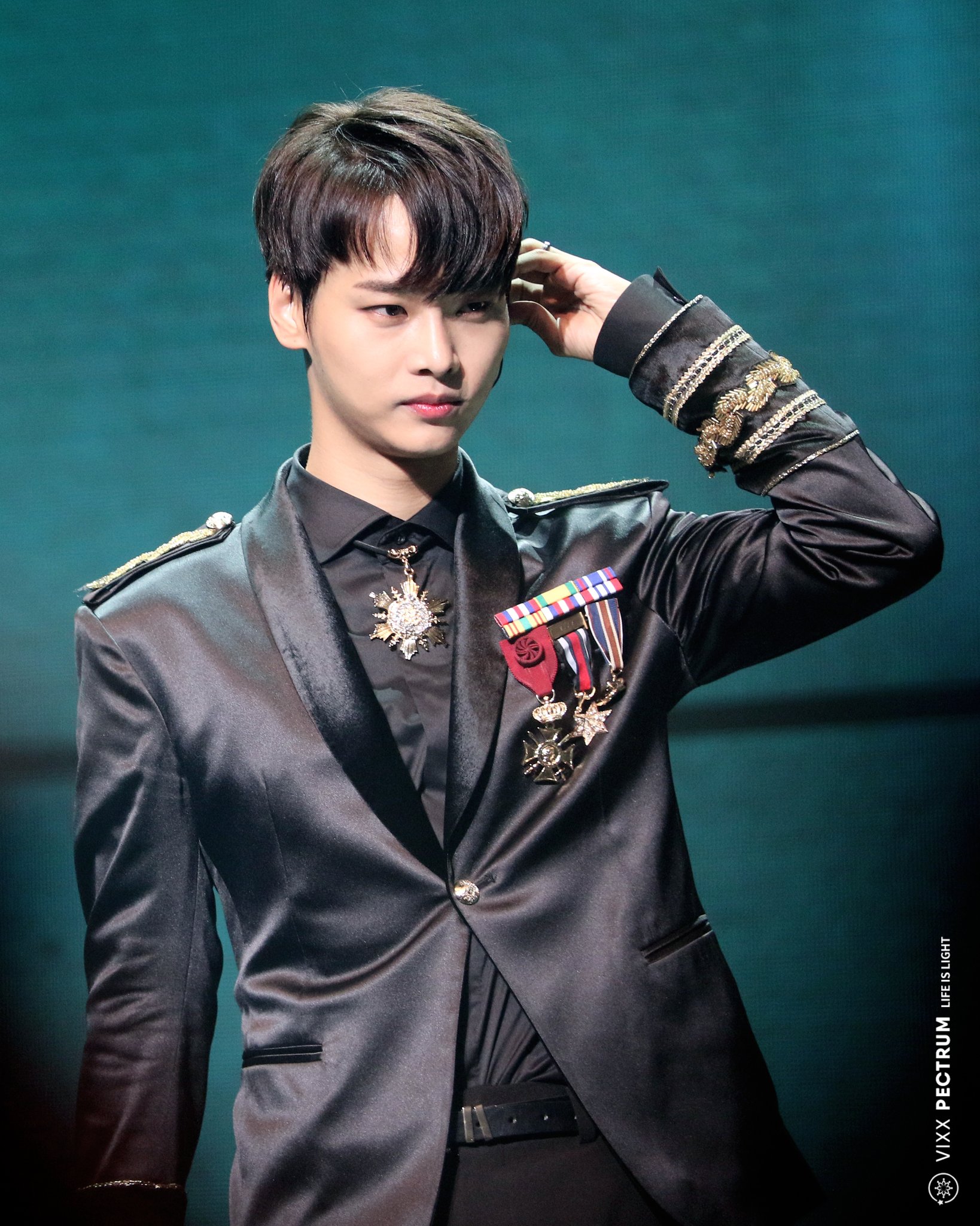 CwHnPWHVUAAk734.jpg:orig