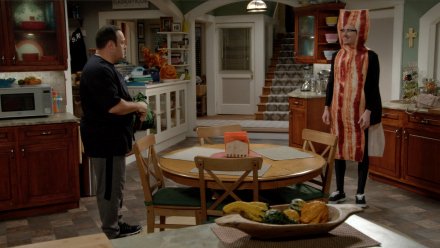 katsima's tweet image. Hurry home after trick or treating tonight to watch @KevinCanWaitCBS at 8pm! #ad fyitrack.com/?293518DC #kevincanwaitat8