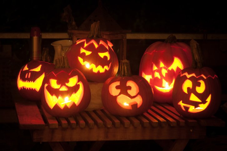 ViatorItalia's tweet photo. È la notte più paurosa dell'anno, vi state preparando? #halloween #pumpkin #jackolantern https://t.co/88YyAMCnEH https://t.co/CPlk6f5ZB5
