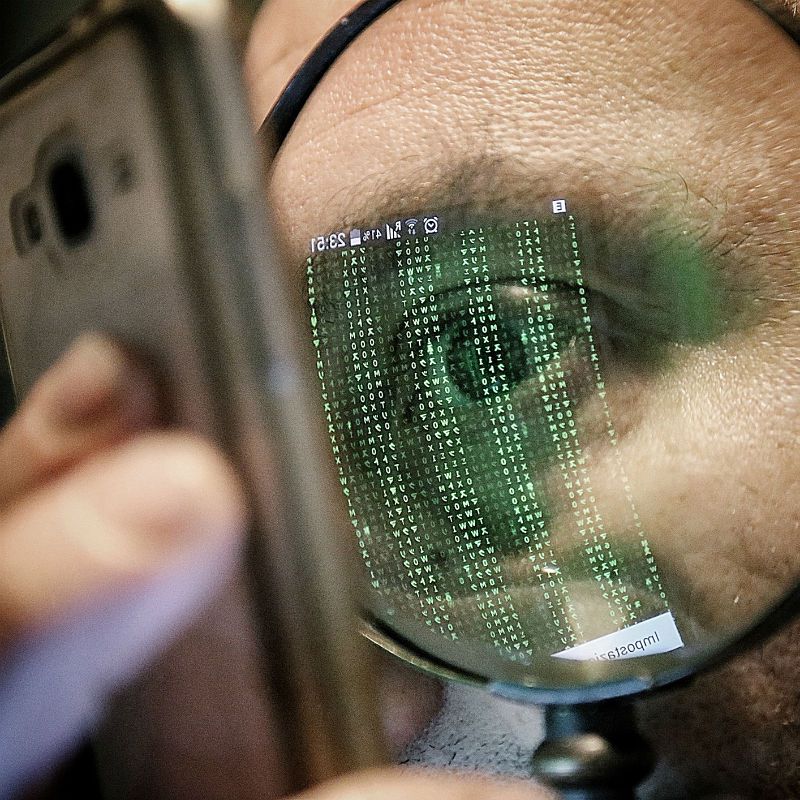 BlackBerry's tweet image. Only 3% of businesses with a mobile #security strategy have the best controls possible. Why it matters: blck.by/2fnXBQI #BBSecurity