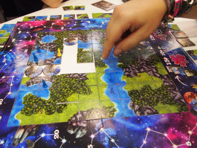 Sharing my first look at the beautiful and hectic 4 Gods from @AsmodeeNA @Asmodee_fr buff.ly/2fmxzNU