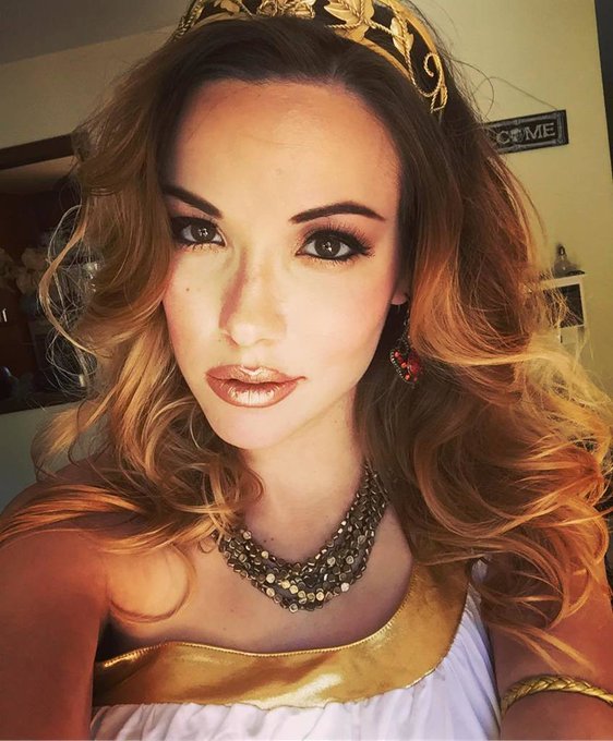 Golden Goddess for Halloween this year! 👻🎃 thank you @amiclubwear https://t.co/7QM3kGK6IP https://t.