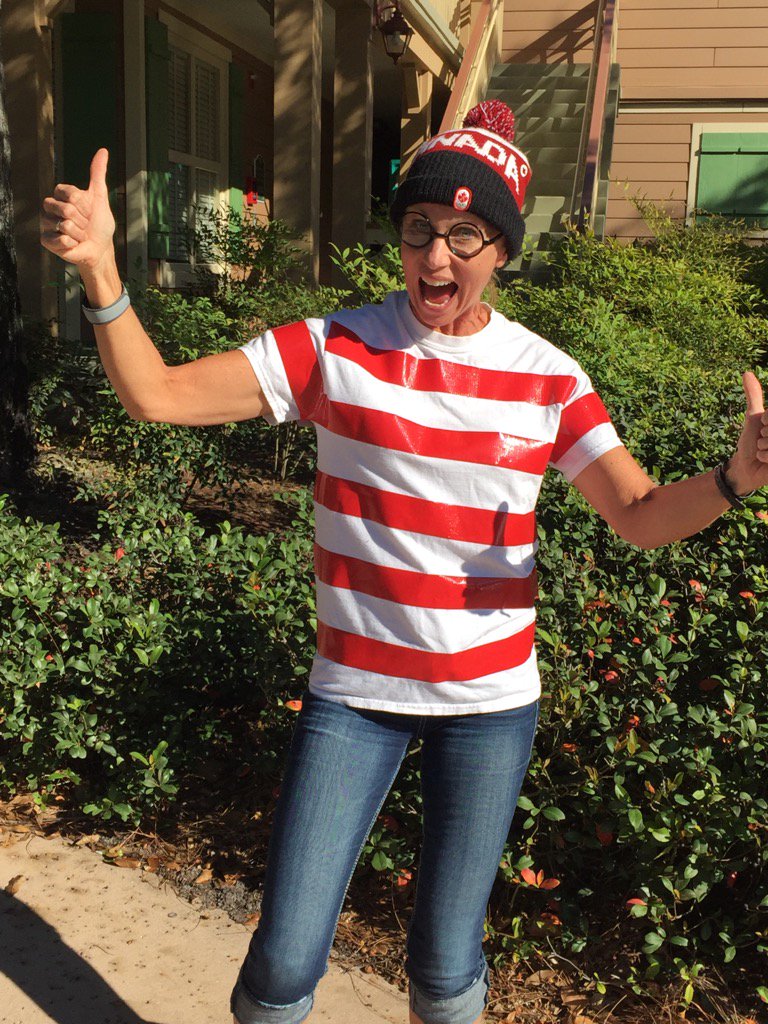 carolynwaldo88's tweet photo. Hmmmm, Can you guess Where's Waldo? Happy Halloween everyone! #halloween #sergegirouxgolfdream https://t.co/wyjZnivOAX