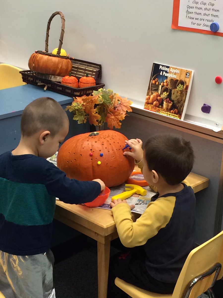 donnalwright5's tweet photo. Pumpkin exploration at strongstart #learn34 https://t.co/S3DvgaOJxd