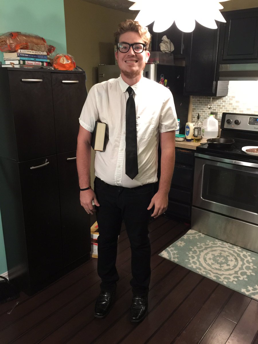 JoeyVagabond's tweet photo. @shaycarl dress up like young Shay! Not mocking his religion. But I'm spreading love and happiness to kids, just like he does #vlogfather https://t.co/F91AlAWrvW