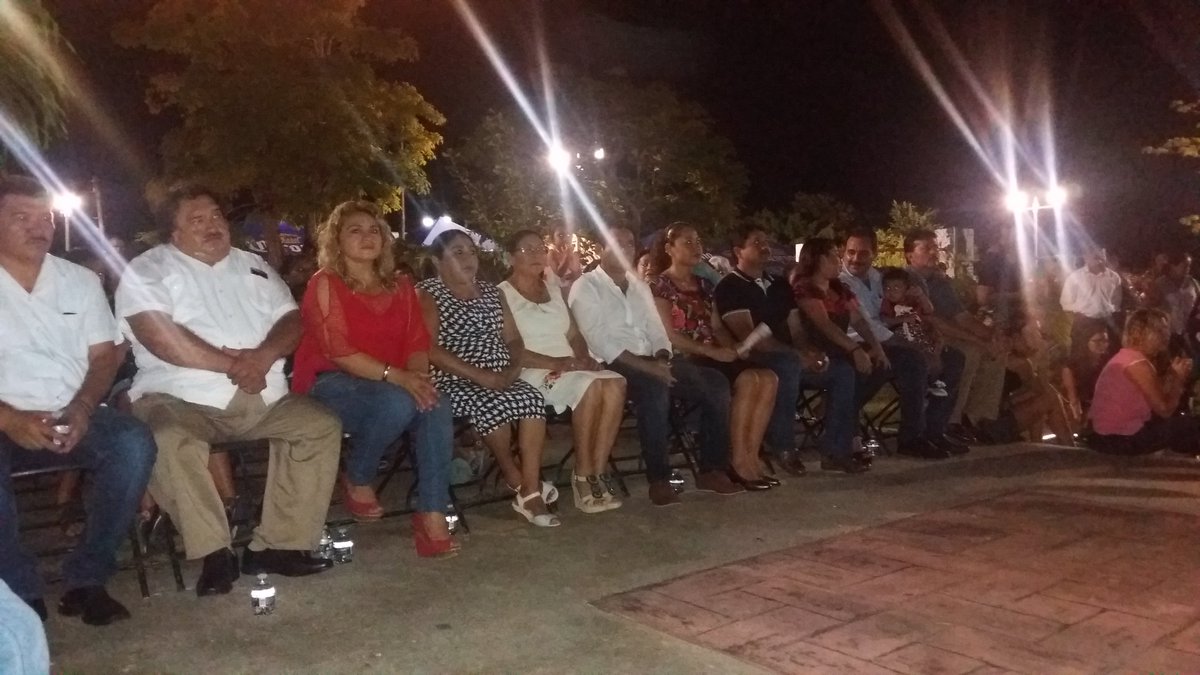 Tiburbas's tweet photo. Hanal Pixan en Bacalar, continuando con la Tradición Maya milenaria @Alex_ZetinaA #ElisaGamboaB @padilla04 @memodifbacalar @LuisSindico https://t.co/fBI2X0cxZ9