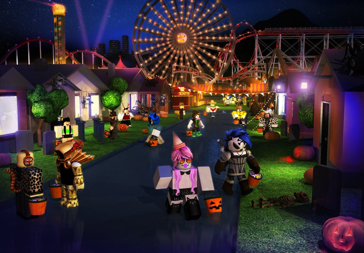 Roblox On Twitter Happyhalloween Celebrate With Roblox By Tweeting A Picture Of Your Halloween Costume Or Your Avatar S Costume - roblox halloween outfits