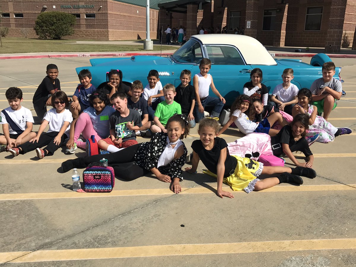 whitneylturner1's tweet photo. Happy 50th day of school! #ADecadeOfLearning @FrankKISD https://t.co/OUOgTYAj6m