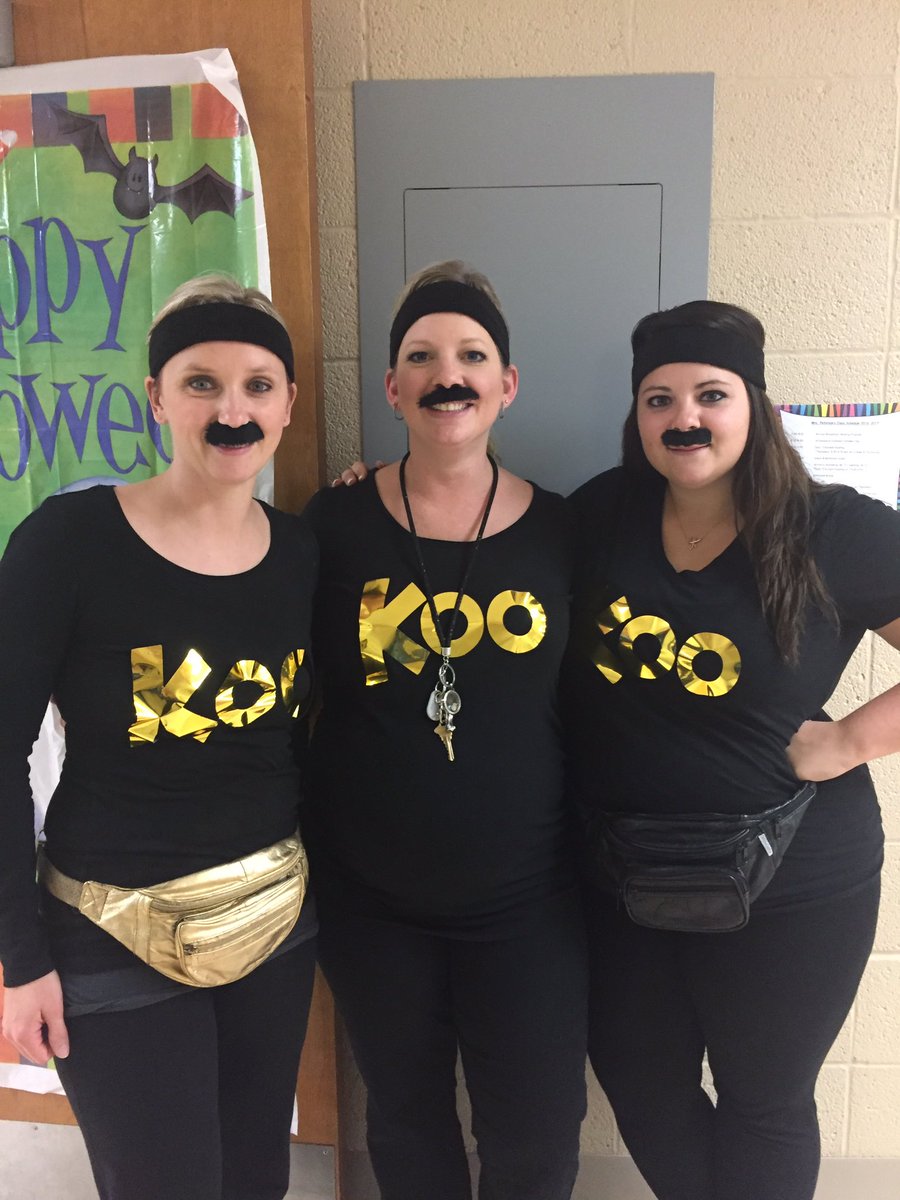 monicakayp's tweet photo. First grade teachers are 'KOO!!'🎃#kookookangaroo #halloween #firstgradefun @RobinStalberger @KristiBement https://t.co/vzODNUCLGh
