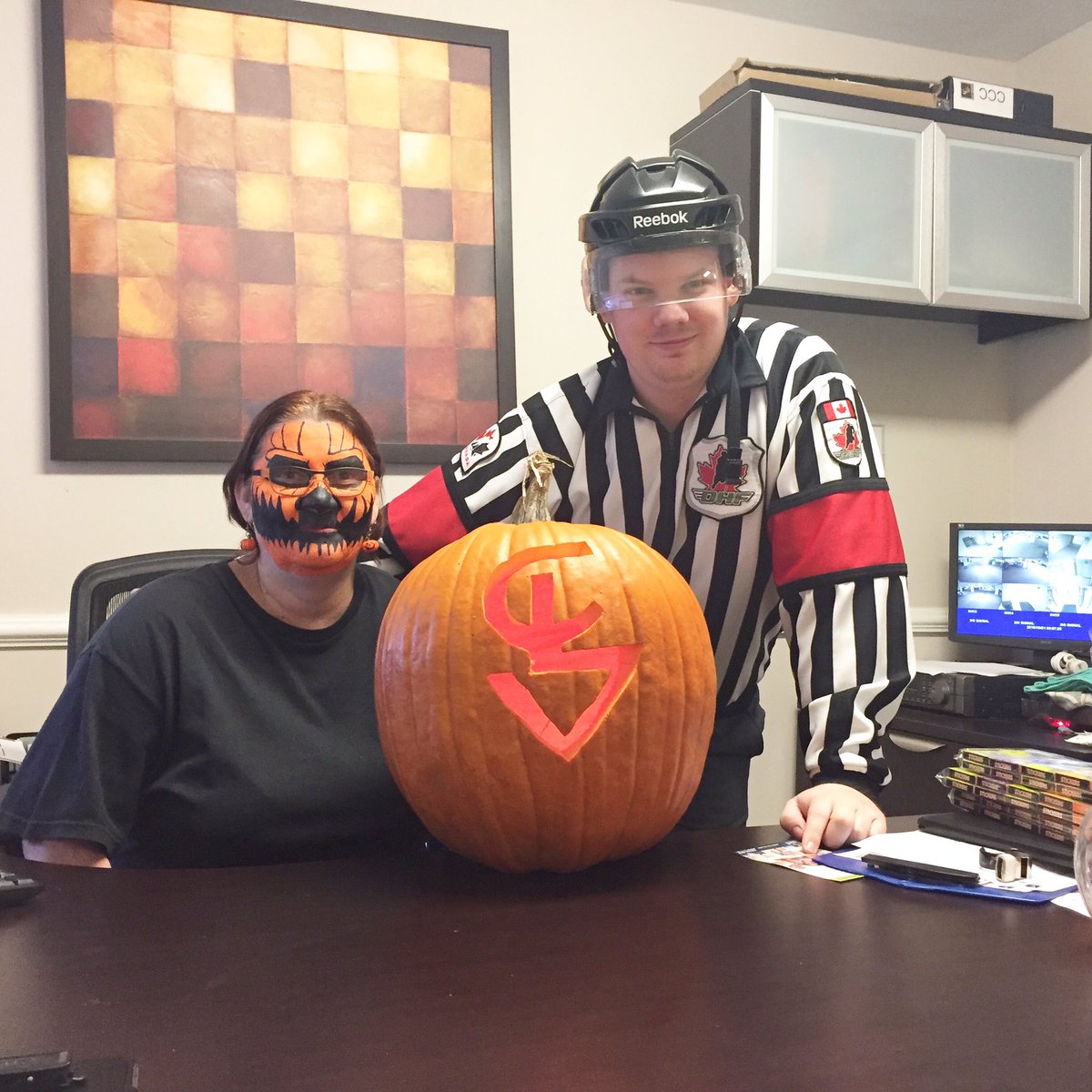 clvgroup's tweet photo. Our #stratford team got all decked up for #halloween and even carved a #clvgroup pumpkin! 🎃 Wishing everyone a fun and safe night! https://t.co/YEWVNuKDJv