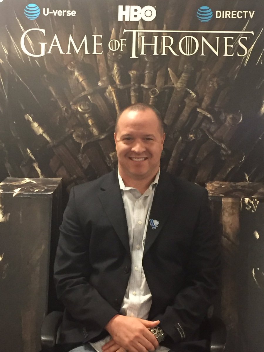 sethmmartin_'s tweet photo. Having fun with the VXI crew! #GameofThrones #tugglenation #obtm #premiumsplayers #teambailey https://t.co/DoMpfhkuKb