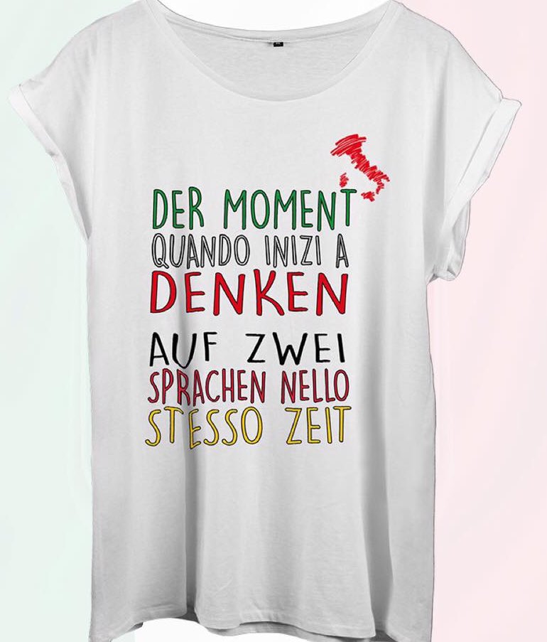 _sogni_appesi_'s tweet photo. prossimo compito di tedesco vestita così #seiallinguistico https://t.co/i5khhhy07C