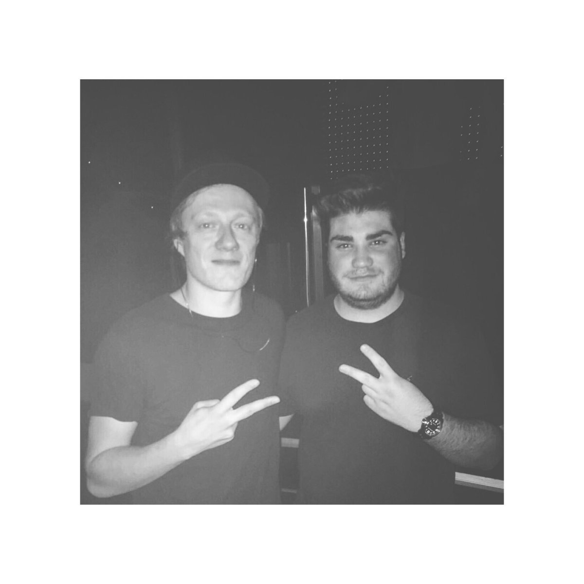 deenandplum's tweet photo. Saturday was amazing with @watermatmusic really great artist! https://t.co/ufEYdaOjIQ