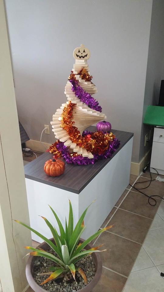 treedia's tweet image. Happy Halloween! We made a special top to turn our @treedia tree into a Pumpkin tree!! #halloween #interiordesign #HappyHappyHelloween
