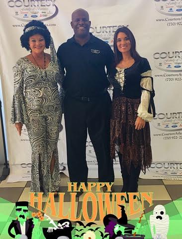 CourtesyFordATL's tweet photo. We had a Boo-tastic day here @CourtesyFordATL!

@MAADA_ATL @mamakeepingup @eMetroTimes @RockdaleGov @rockdalenews @rockdalecitizen https://t.co/MZkuBwkJfR