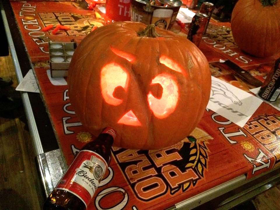 NoCoOnTheTown's tweet photo. Trick or treat yourself to a refreshing #Budweiser. Happy Halloween! #nocoonthetown #halloween #funontap https://t.co/s0HyKIK4jT