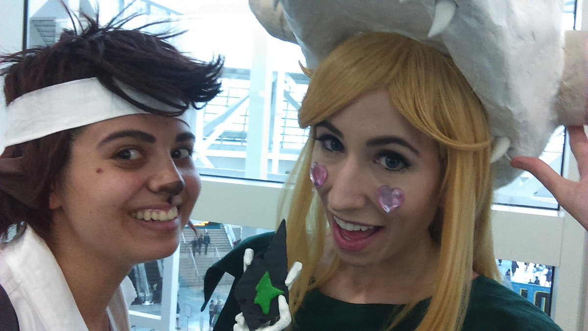 ChickenTenderz's tweet photo. @DaronNefcy @Heather_Kipp & I dressed up as #Star & #MarcoDiaz from the #HungryLarry episode this Halloween weekend. #StarVsTheForcesOfEvil https://t.co/tUr0F49jG1