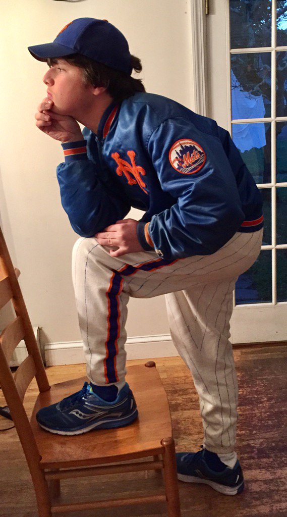 sixthstevens's tweet photo. Contemplating his next move. #DaveyJohnson #MetsHalloween https://t.co/pmc8fy9rHv