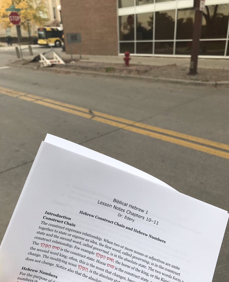 Saralyns's tweet photo. When you work full time and go to school you find creative places to study #waitingforbus #hebrewtakeswork #alwaysreading @ShilohU https://t.co/7Ej5r8DWaT