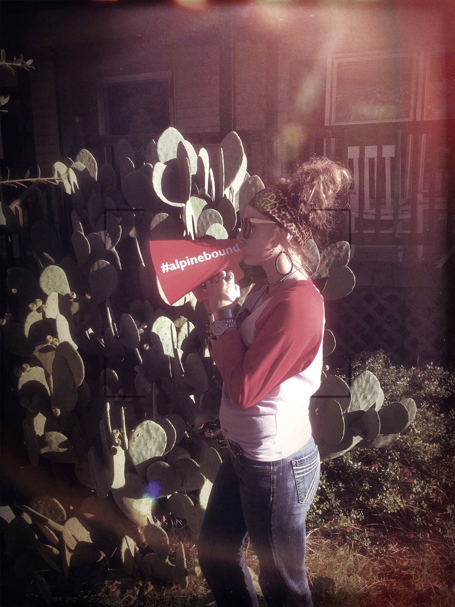 _mallorydawn's tweet photo. not trying to {toot my own horn}, buttt i think i might be #alpinebound.❤️❤️ https://t.co/4QeGIdfEJH