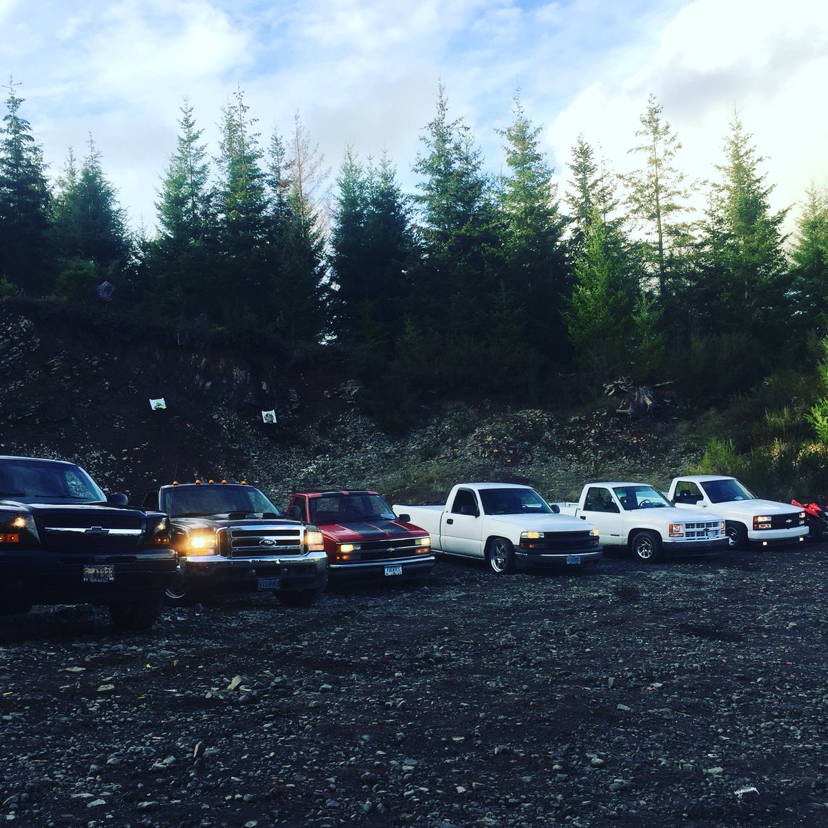 503Trucks's tweet photo. En la Sierra #Puro503Trucks 🔫💸💯👌🏼 #OregonTruckStyle #Taking over #Trokiando #503 https://t.co/UfvT8Fs9vQ