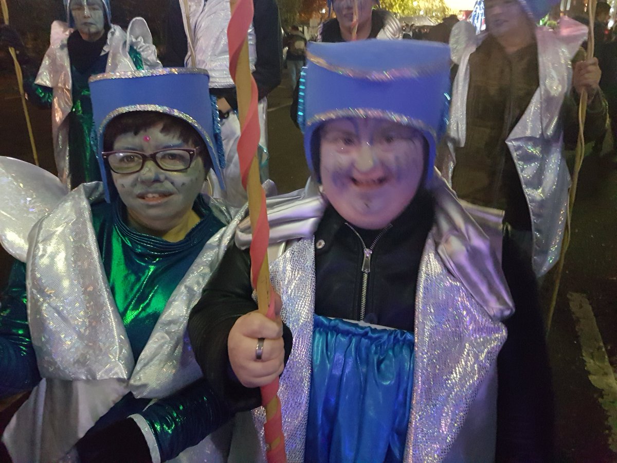 Brenda23St's tweet photo. Wow what a night #fireworksfestivals&frolicks in #legenderry Halloween 2016 fab weekend @dcsdcouncil @Derryvisitor well done all involved https://t.co/fWUonhsXrA