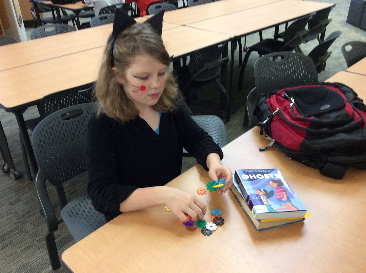 wyld_peace's tweet photo. Making #Afterschool @parkrose #parkrosemiddleschool #makinginlibraries #makered #steamafterschool https://t.co/FHltxR5iPZ