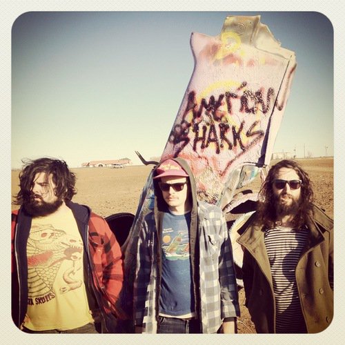 .<a href="/americansharks/">American Sharks</a> wave the ATX metal flag at <a href="/SOSFestTX/">Sound On Sound Fest</a> this weekend. "Iron Lungs" is 90 seconds of AWESOME: ow.ly/ydcA305Hv3c