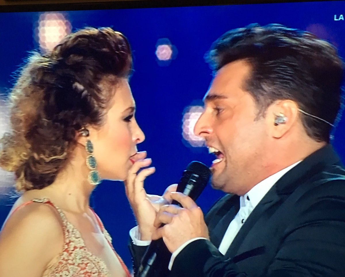 PepitoPrieto's tweet photo. Esta cara, la cara #conciertoOt https://t.co/mhtMPB5iqd