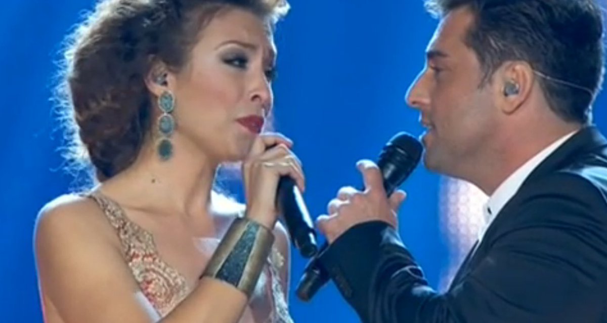 UniversalSpain's tweet photo. Mucha magia y emoción con @David_Busta y @giselaoficial #VivoPorElla #OTConcierto https://t.co/ZEC1EIeqt1