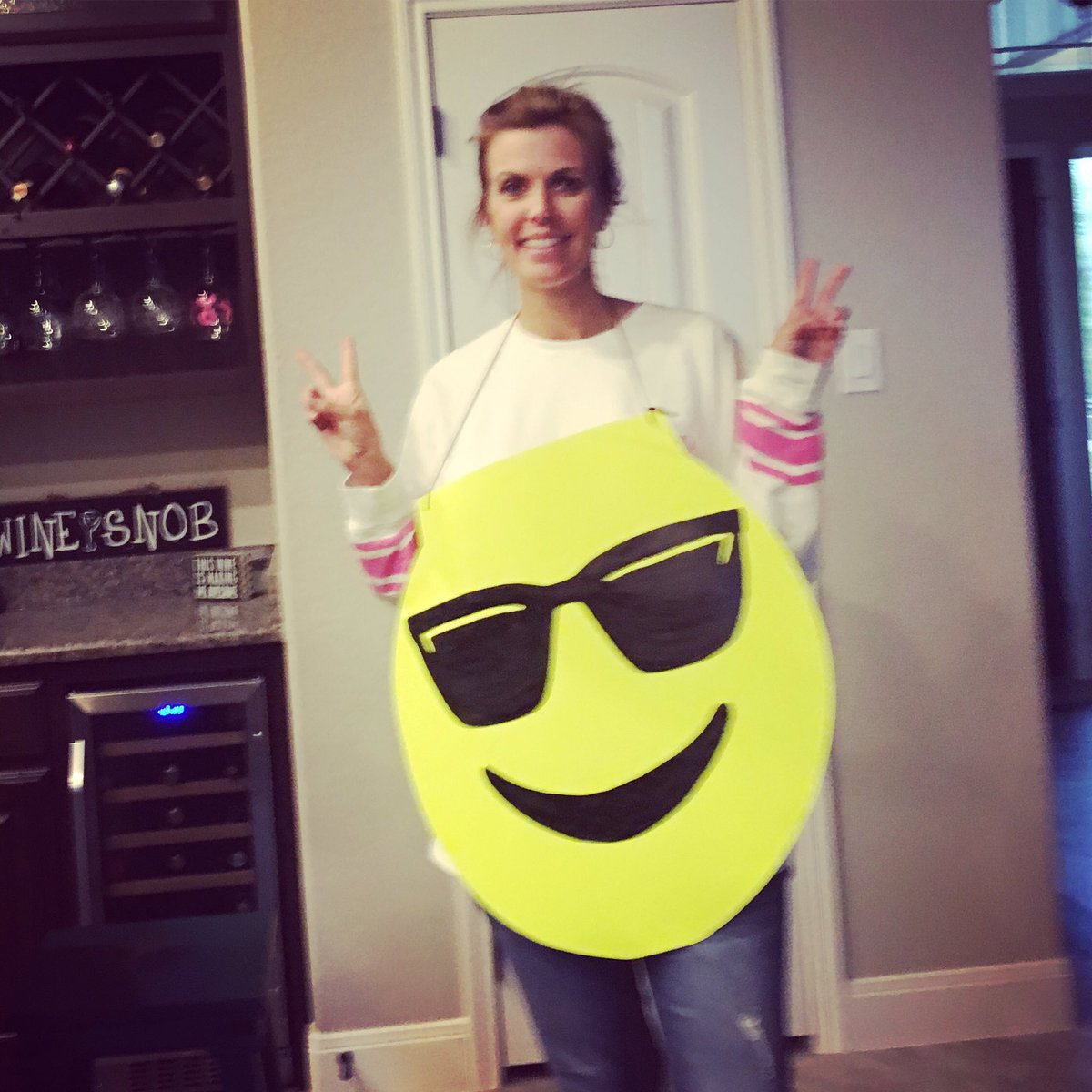 staceysanders78's tweet photo. Best secretary ever! She hooked me up with a costume! #ramonarocks #emoji 😎😎😎 https://t.co/XVoqcNv0sk