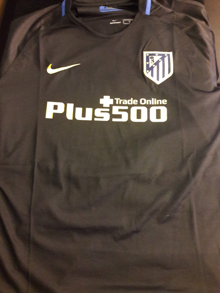 DTVTotal's tweet photo. ¡RT! Si quieres la hermosa camiseta de Griezmann #FutbolTotalDIRECTVAtletico ¡A participar! https://t.co/cnnywpTjJE