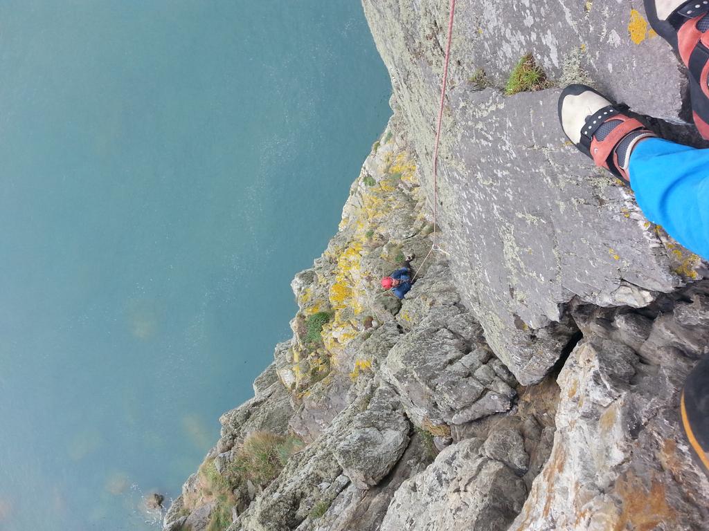 tomthorne20's tweet photo. Great #day #sea #cliff #climbing @Deuterpacks @rab_equipment @lasportivatwitt https://t.co/pu1EcX2dM9