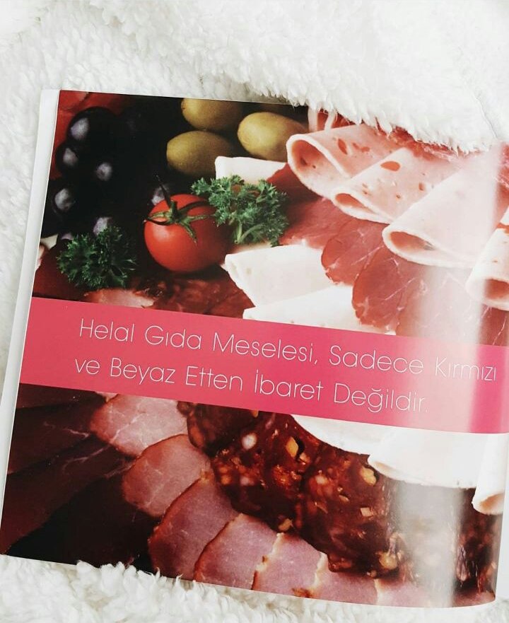 'DAVASI İSLAM OLAN GENÇ KARDEŞİM, DAVAMIZIN YOLU HELAL RIZKTAN GEÇMİYOR MU? GEL BU YOLDA OMUZ OMUZA OLALIM. HELALİ YAŞAYALIM, YAŞATALIM.'