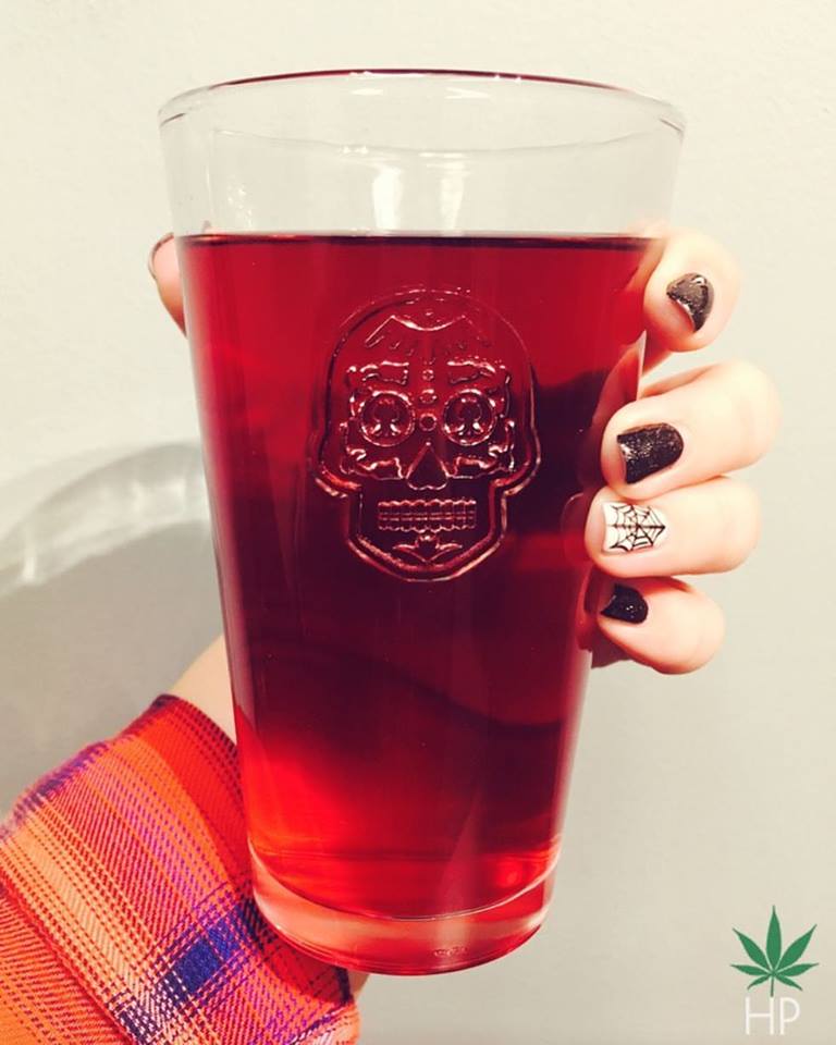 HigherPromos's tweet photo. It's only fitting to drink out of a skull glass on today!💀#happyhalloween https://t.co/EVNFtuL3OL