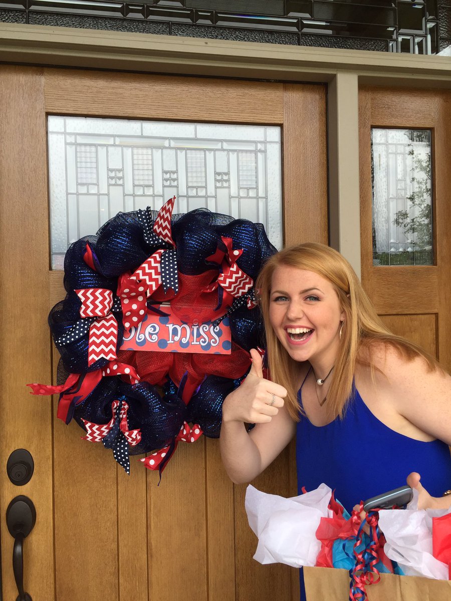 Emily Hamilton tweet media