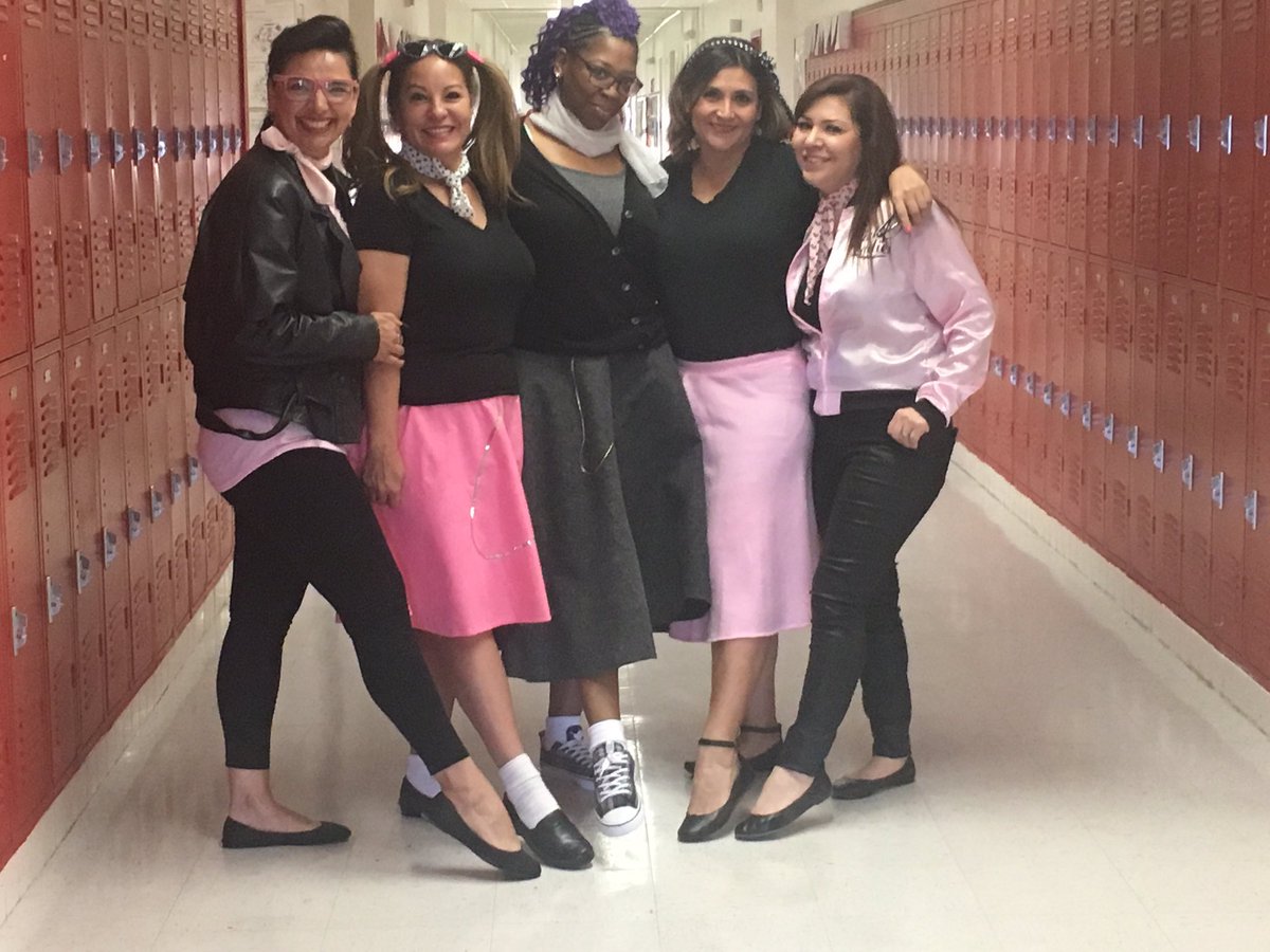 TravisTornados's tweet photo. Halloween 2016!#teamtravis #bestteam #iamEPISD https://t.co/9k6trXQs0A