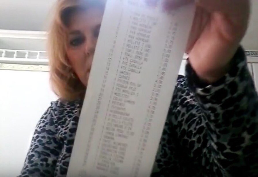 "¿Pero qué tienes contra Bisbal?"
Yo: